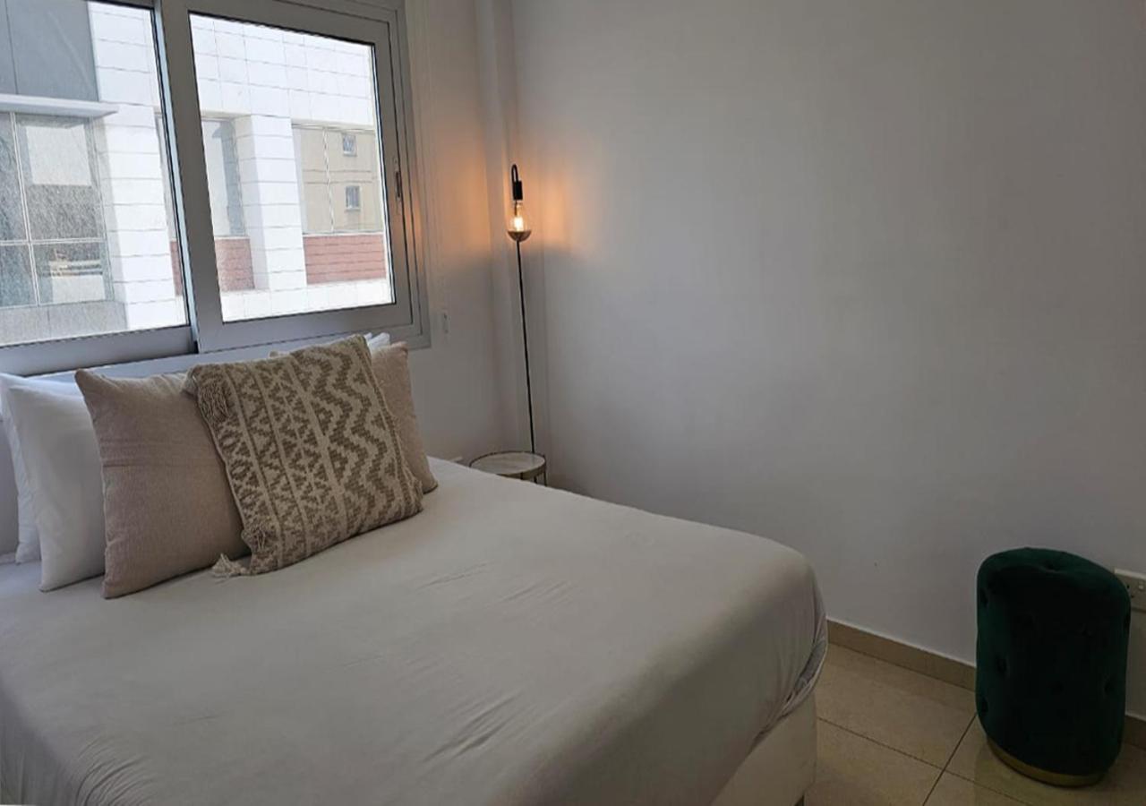 Phaedrus Living: City Centre Luxury Flat Esperidon 201 Nikosia Bagian luar foto